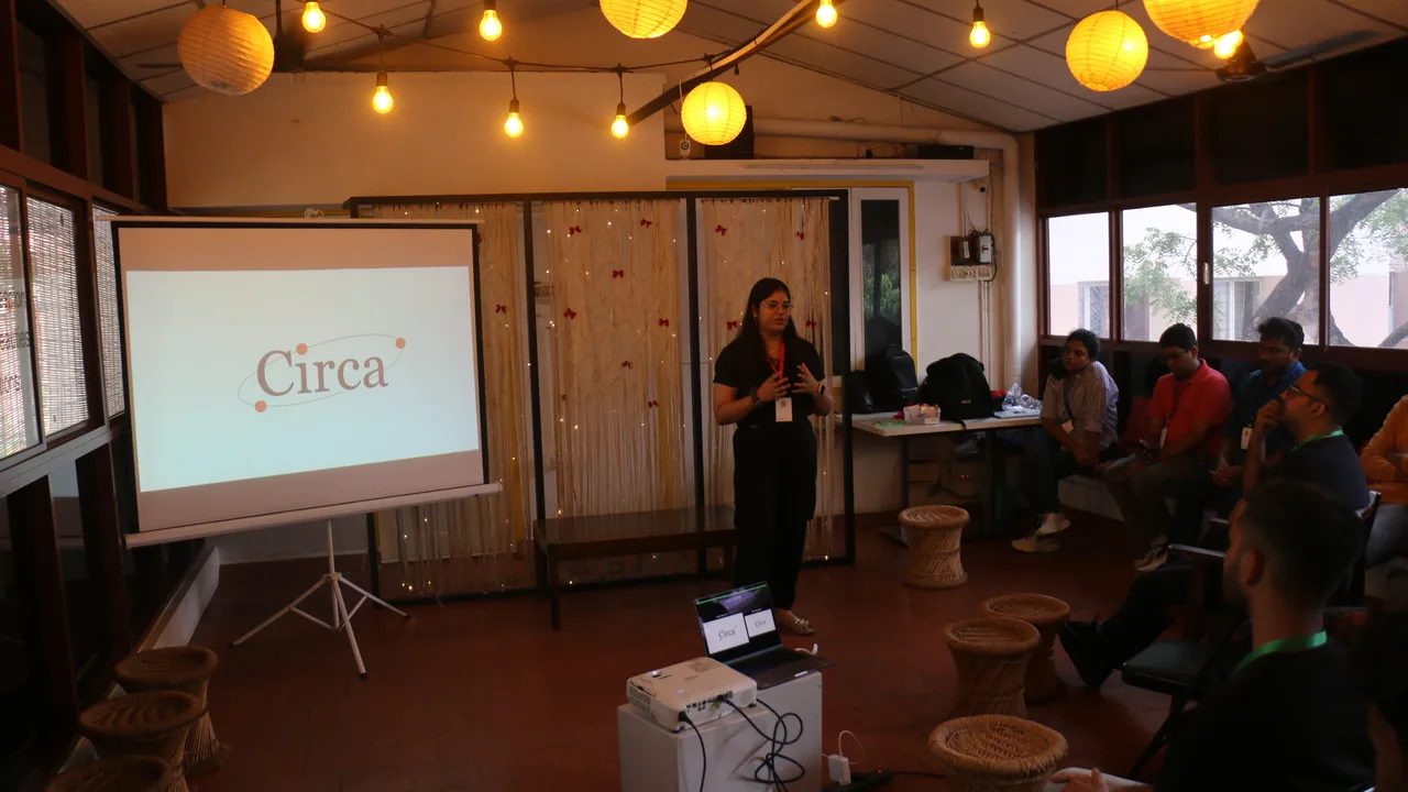 The room filling in at Circa Vol. 01, Circa on the screen, Chennai.